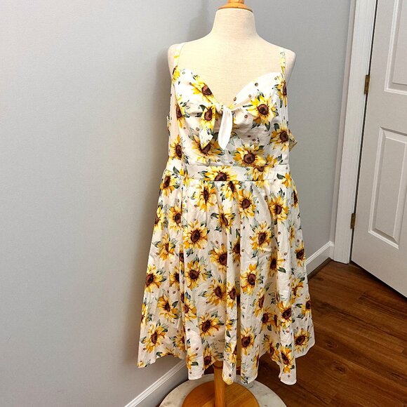 Torrid Mini Poplin Tie-Front Skater Sunflower Dress Sz 3X - Picture 3 of 13